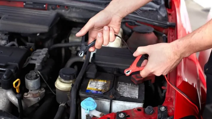 Dịch vụ kích bình xe ô tô chuyên nghiệp nhanh chóng giá tốt tại Tín Phát