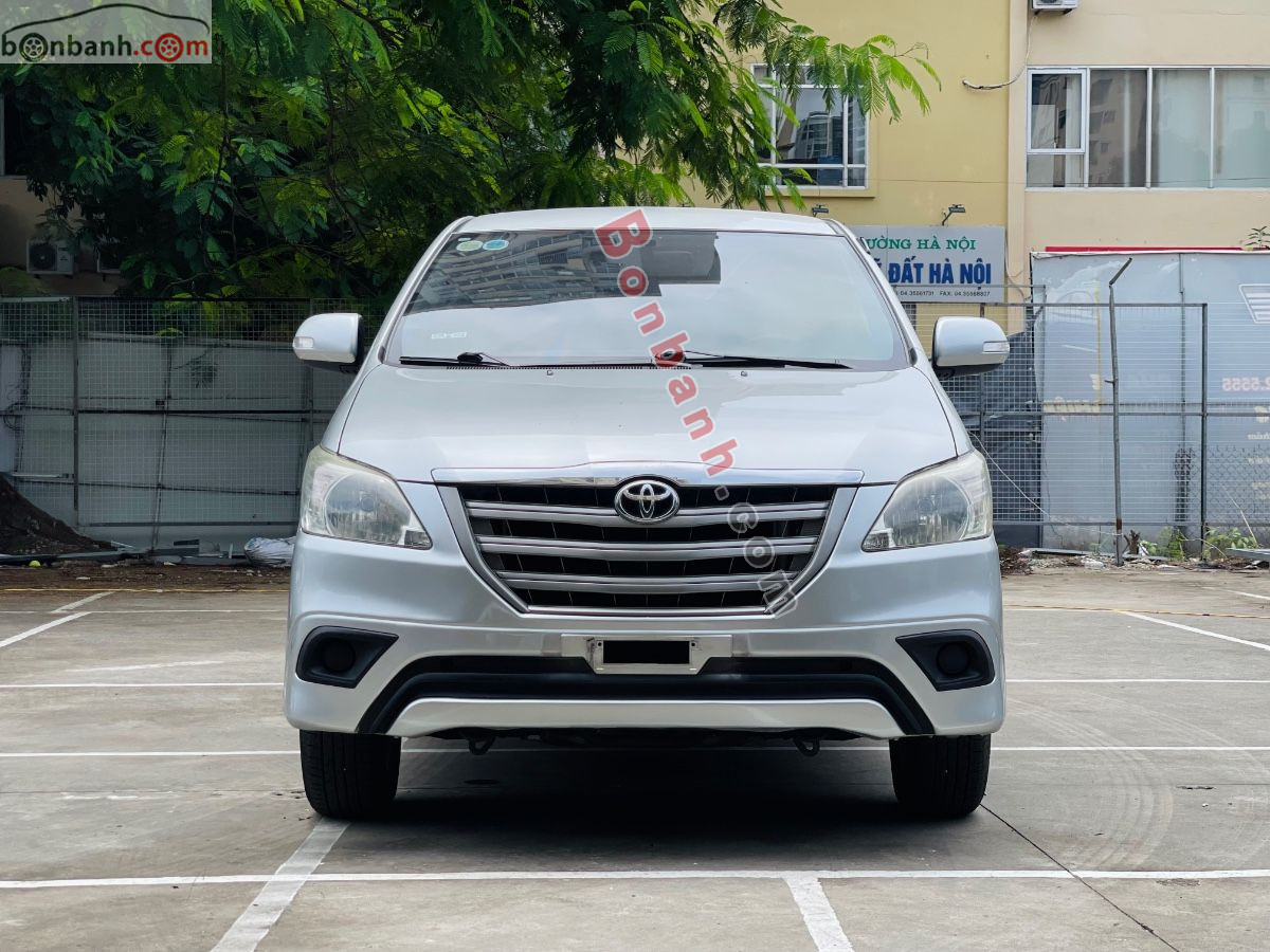 Toyota Innova 2.0E