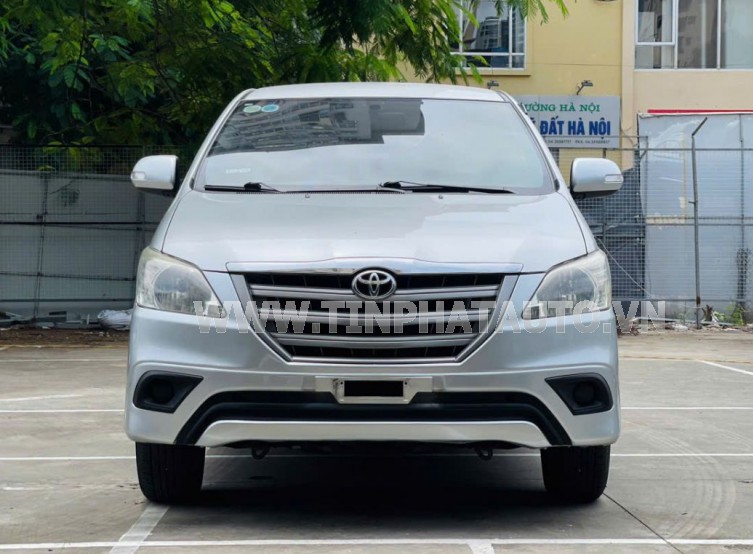 Toyota Innova 2.0E