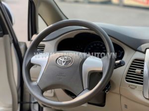 Xe Toyota Innova 2.0E 2016