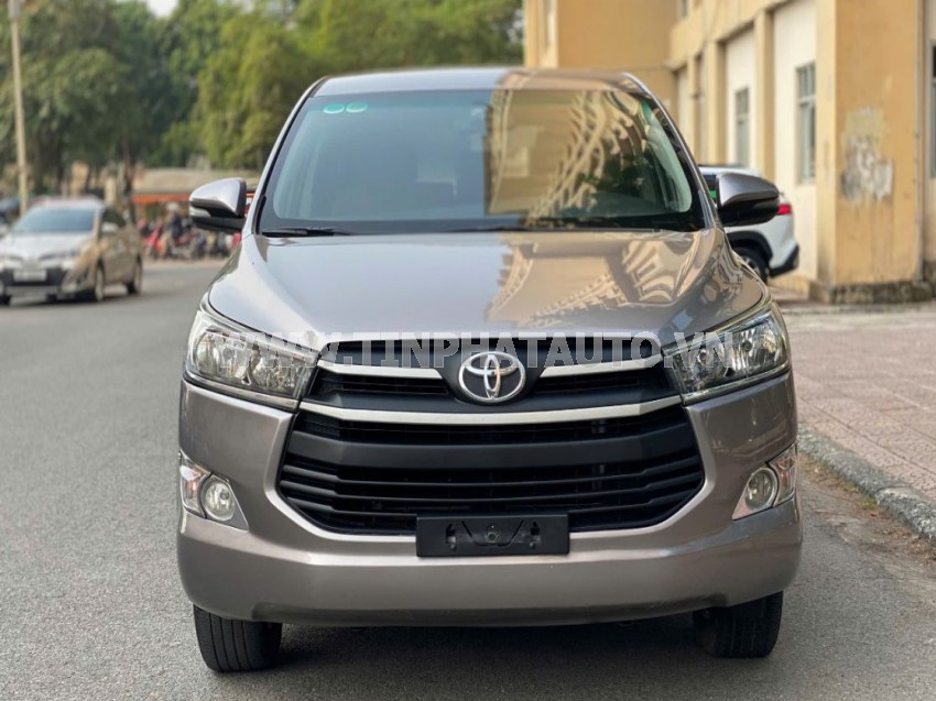 Toyota Innova 2.0E