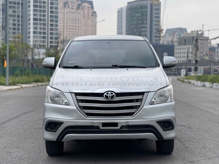 Toyota Innova 2.0E