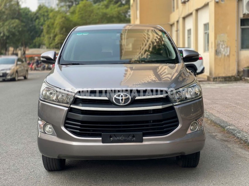 Toyota Innova 2.0E