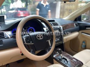 Xe Toyota Camry 2.0E 2016