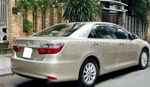 Xe Toyota Camry 2.0E 2016