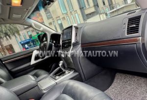Xe Toyota Land Cruiser 4.6 V8 2020