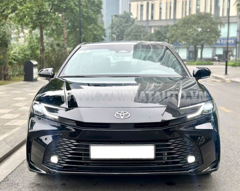 Toyota Camry 2.0Q 2025